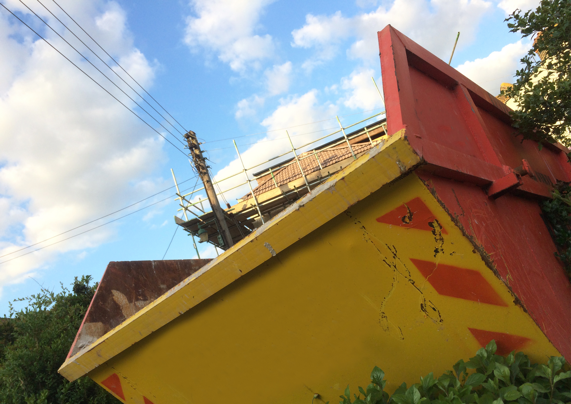 The Benefits of Using a 2 Yard Skip for Household Waste Removal