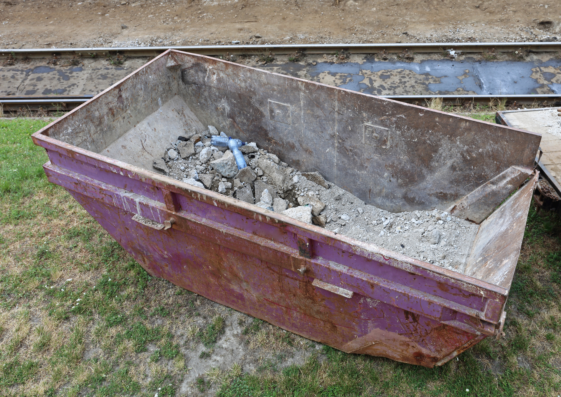 Hire a Skip Near Me for Convenient Household Waste Management Needs