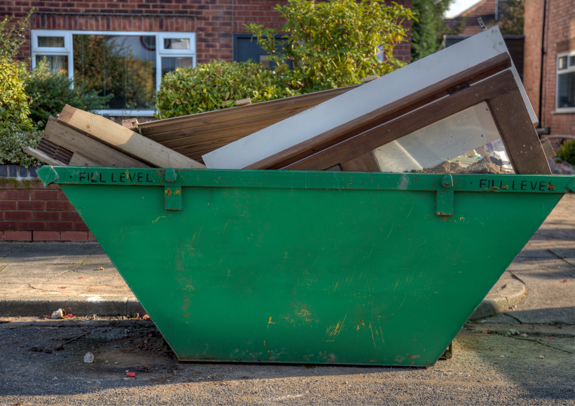 What Factors Influence the Overall Skip Hire Cost Across the UK?