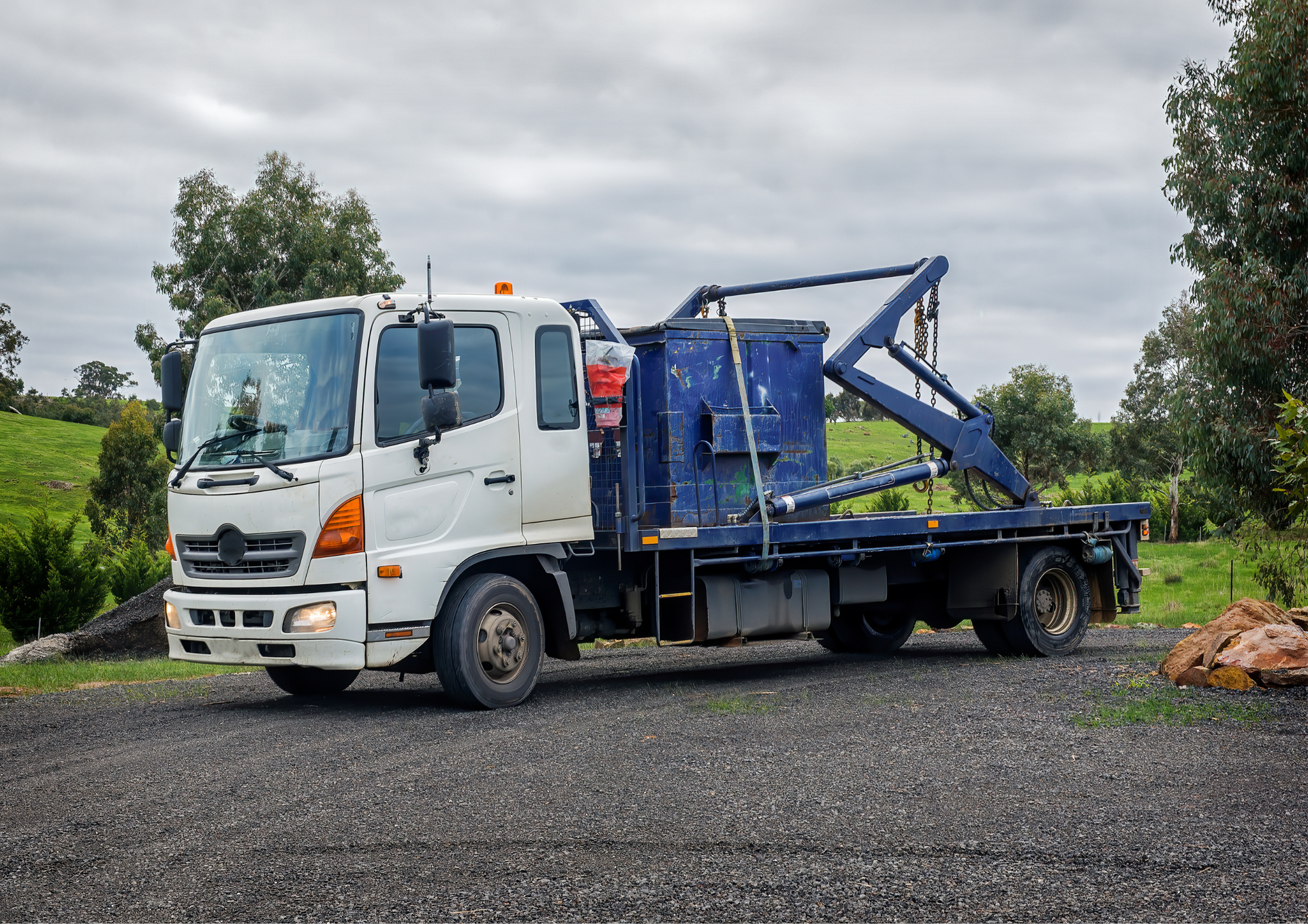What to Expect When You Arrange Skip Hire for Waste Disposal